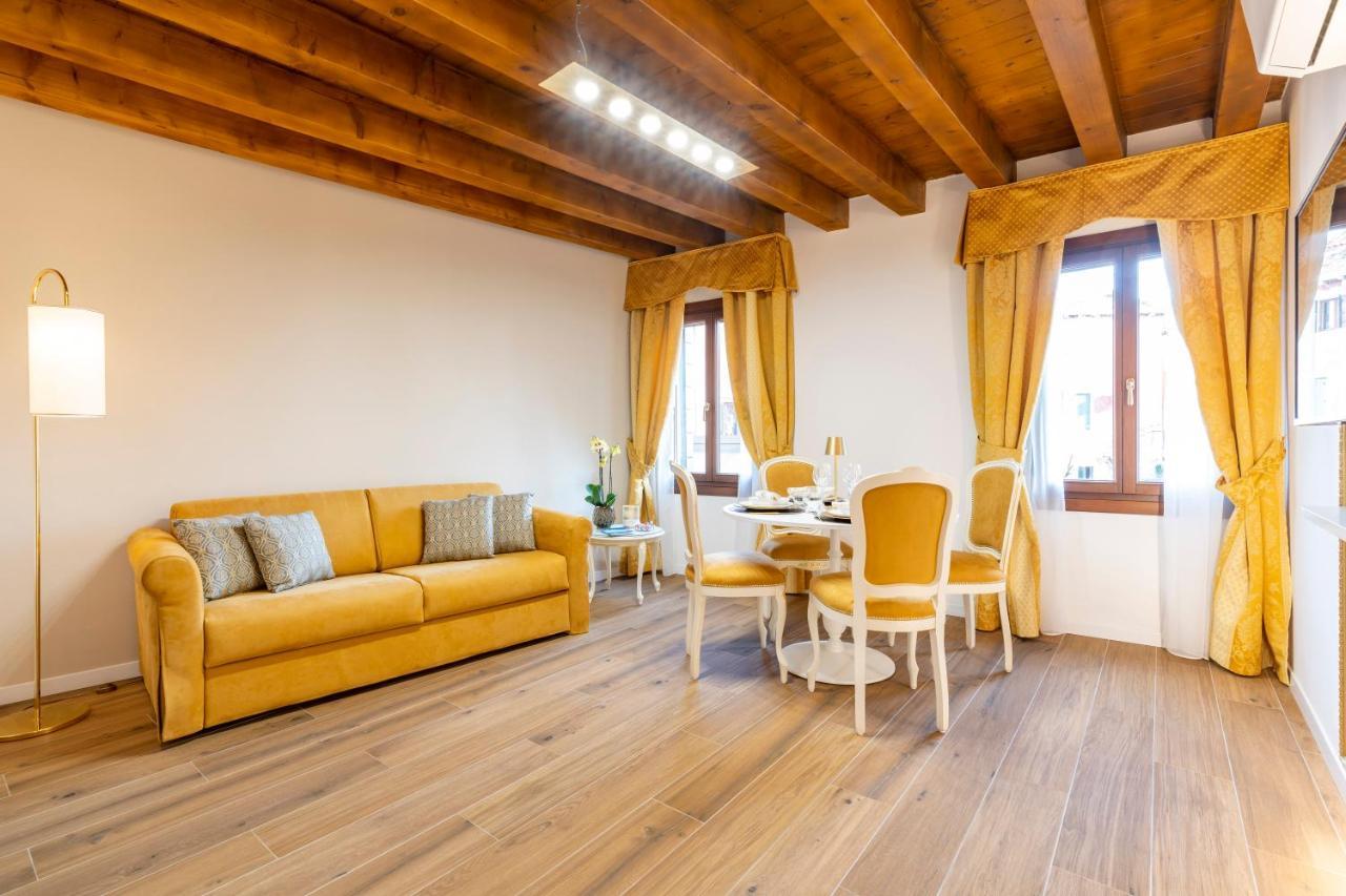 Laguna D'Oro Luxury Apartments Veneţia Exterior foto